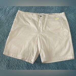 NWOT Goodfellow Mens Shorts Sz 42 Flat Front Tan  9” Inseam 4 Pocket 12.25” Rise